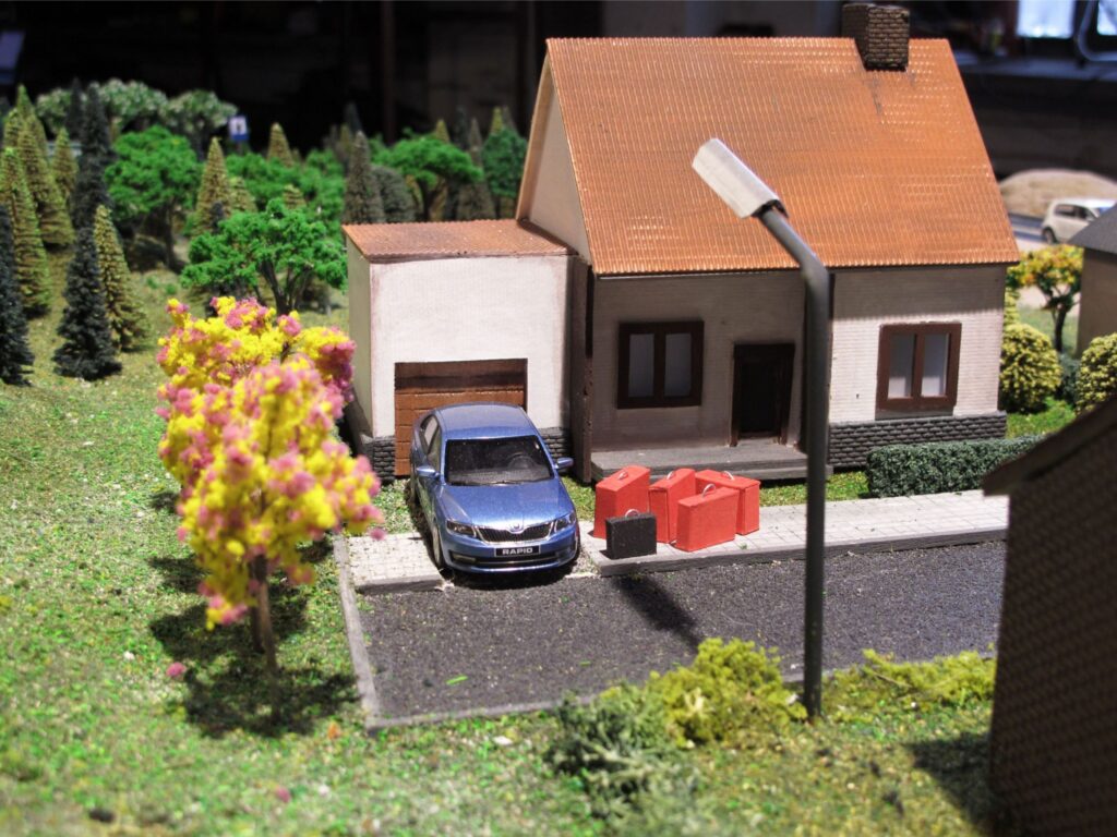 Scenografia miniaturowa do reklamy auta – model krajobrazu do zdjęć i filmu